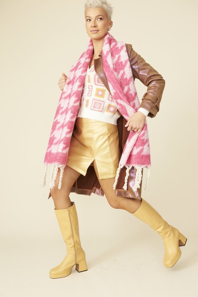 JAYLEY Cashmere Blend Houndstooth Check Scarf In Pink