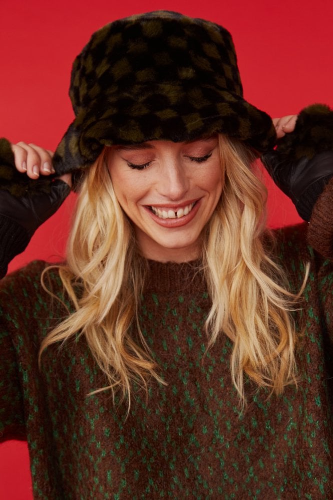 JAYLEY Checkered Faux Fur Bucket Hat