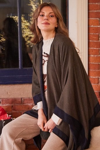 Green Luxury Reversible Cashmere Blend Pom Pom Wrap
